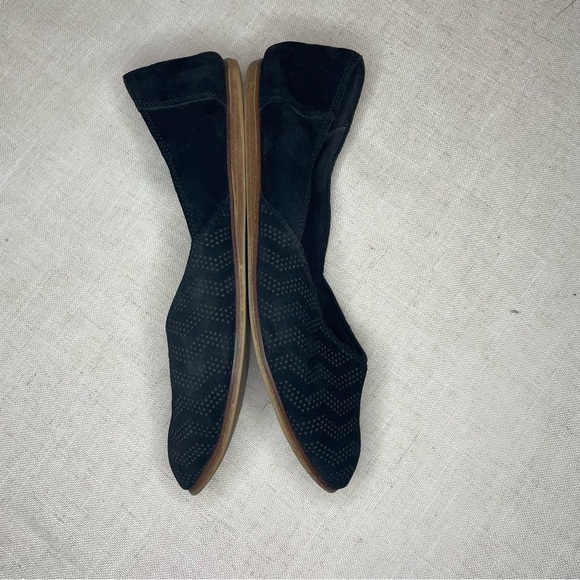 Toms Black Suede Flats​ - Picture 4 of 9